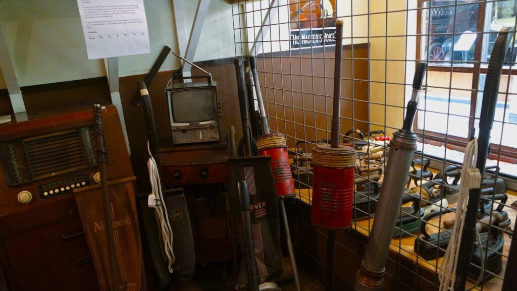 A room filled with lots of different types of items